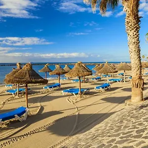 https://cristigolf-los-cristianos.tenerifehoteles.net
